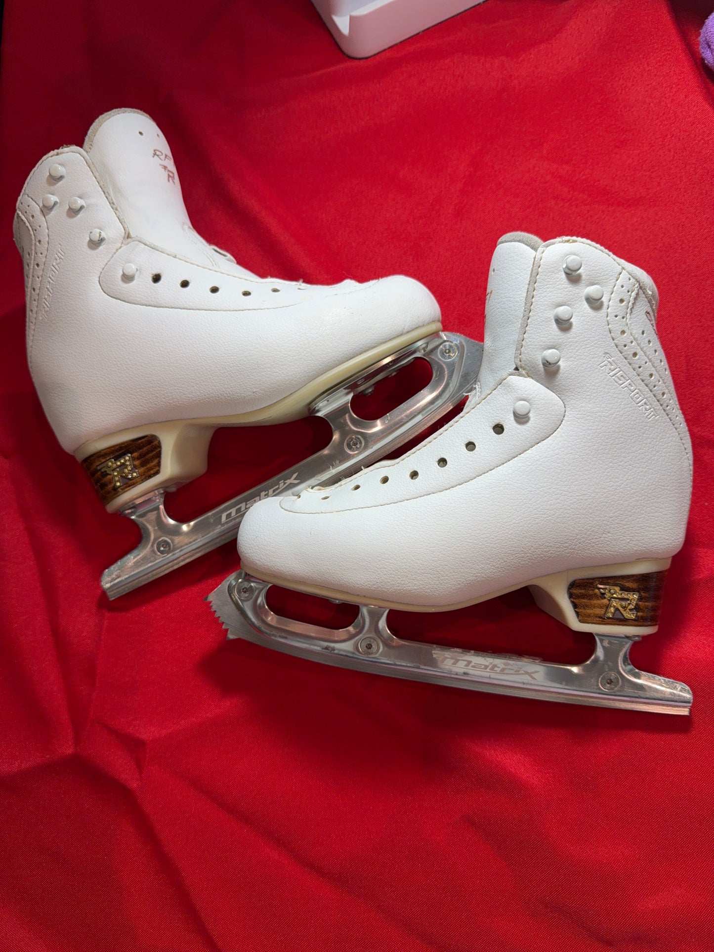 Risport RF 1 215 B and Matrix Supreme blades
