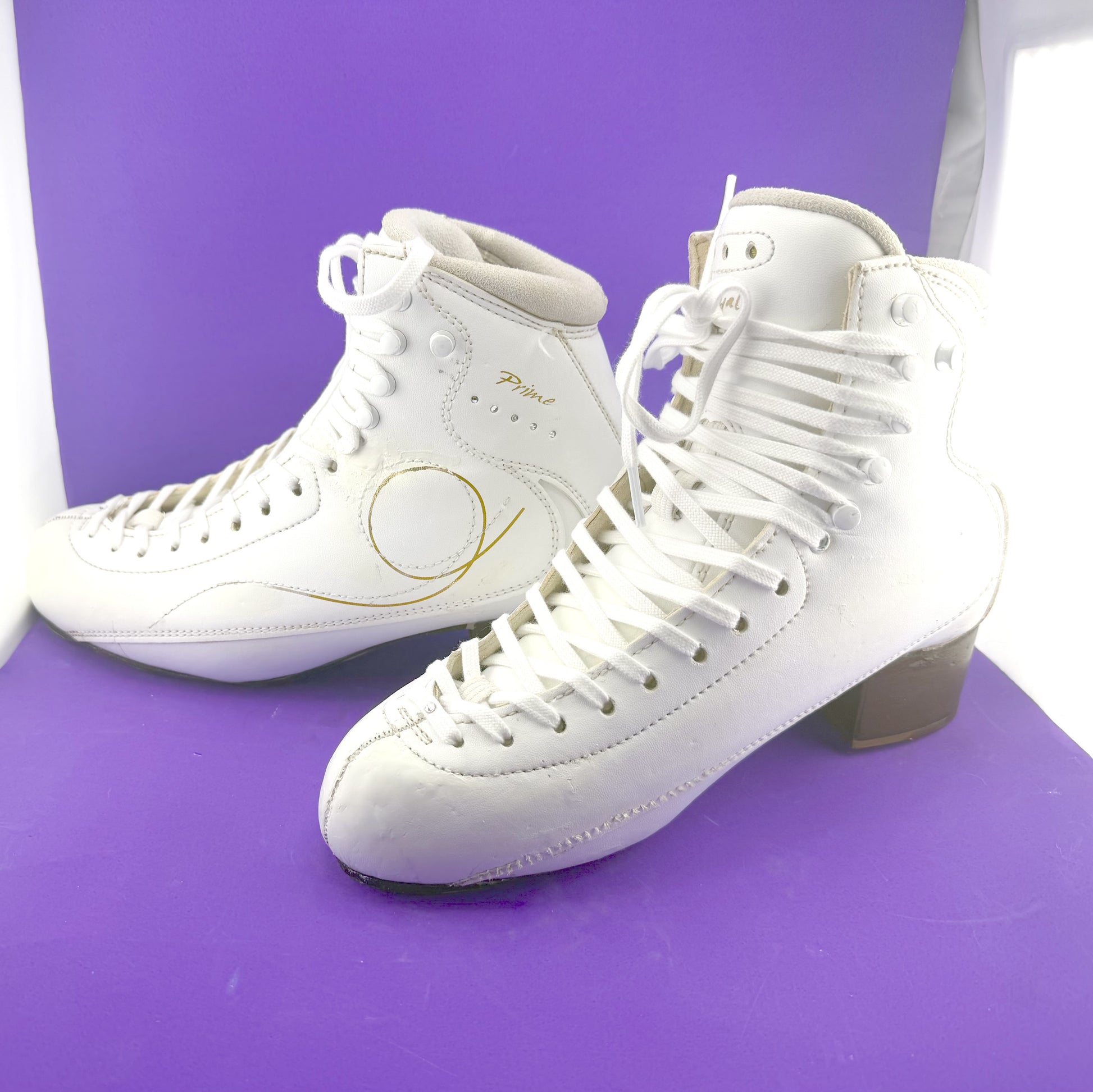 Quality Gently Used Figure Skates