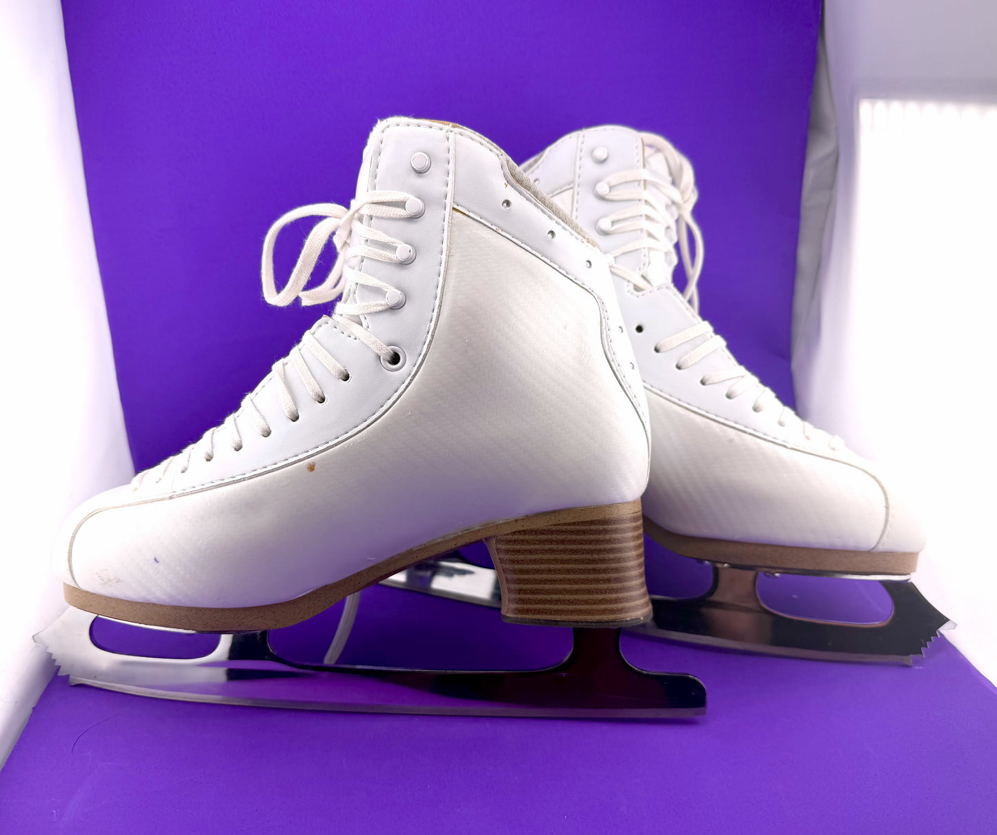Gently Used Figure Skates Jackson Synergy Elite DJ6060 8.5 W Pattern 99 Edea 260