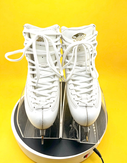 Edea Ice Fly 250 B and Gold Seal Revolution size 9.25