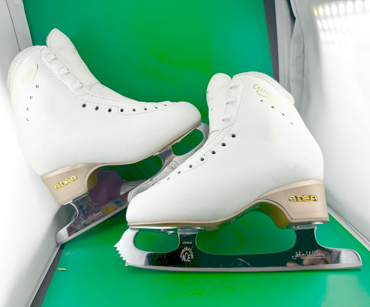 Edea Chorus 235 B and Wilson Coronation Blades it is as excellent as another pair sold on my list