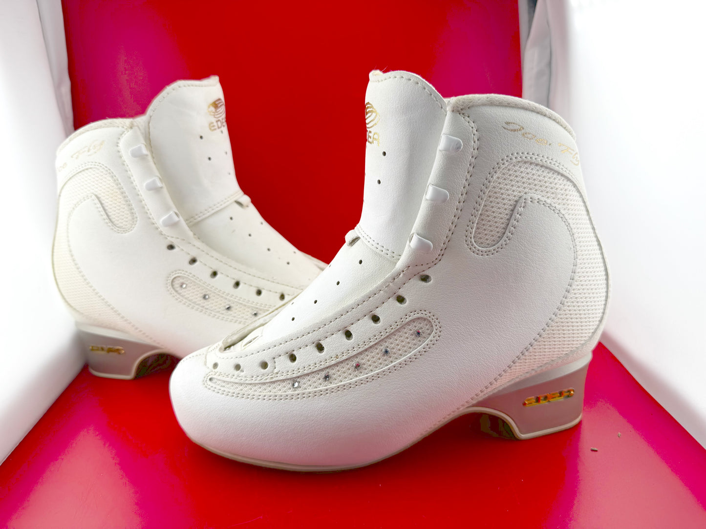 Edea Ice Fly 235 C and Pattern 99 Revolution blades size 9