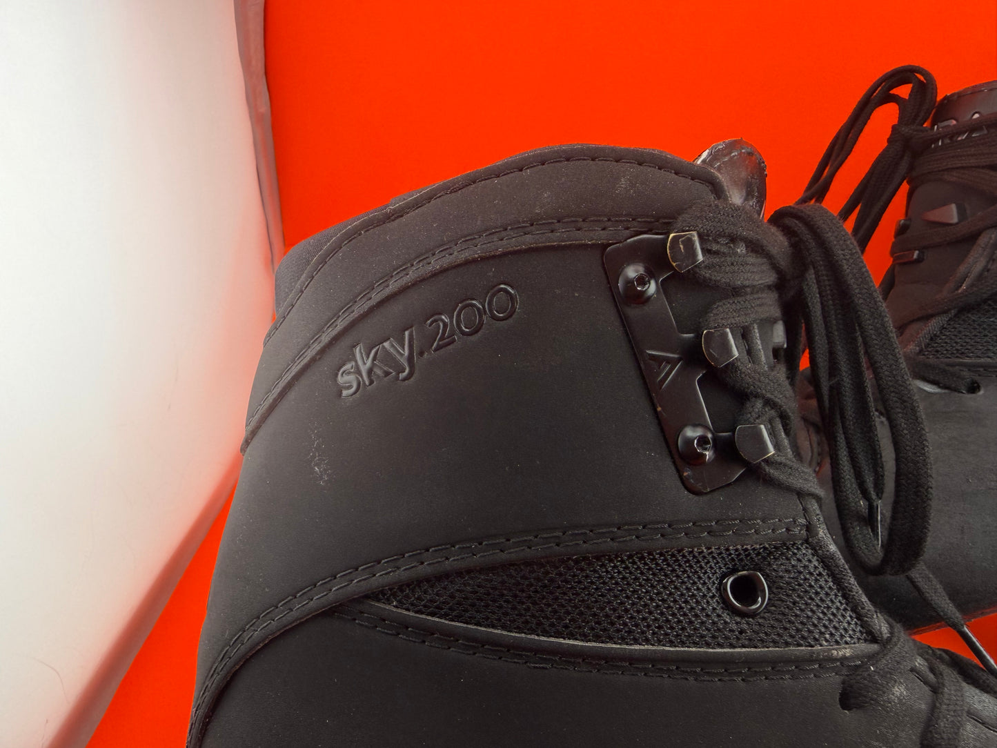 Aura Men’s Skate size 275 C