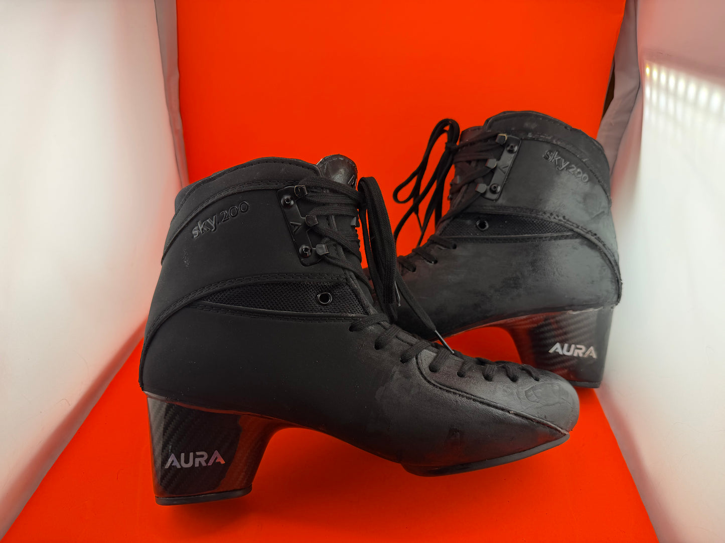 Aura Men’s Skate size 275 C