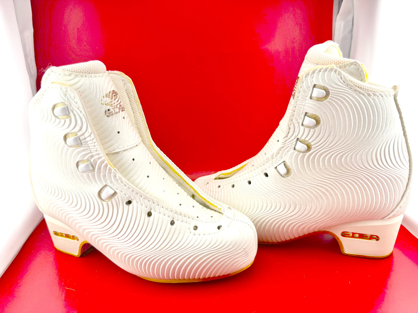 Edea Wave Boots | Size 215 C | Like New Condition