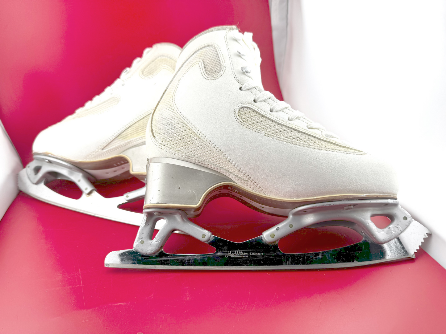 Edea Ice Fly 225 C and Gold Seal Revolution